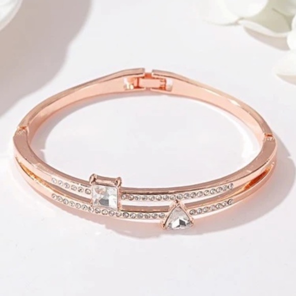 n/a Jewelry - Rose Gold Metal Crystal Gem Bangle Bracelet